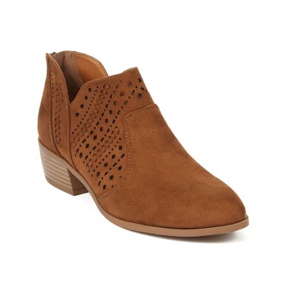 City Classified Chestnut Booties 6 Shoes Cut Outs Ankle Boots Suede Emerge - Picture 2 of 9
